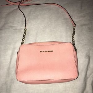 Cute Pink Michael Kors Crossbody Purse